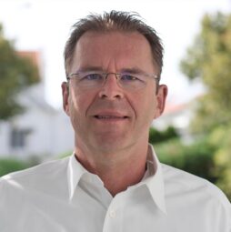 Speaker – Herr Thomas Bär